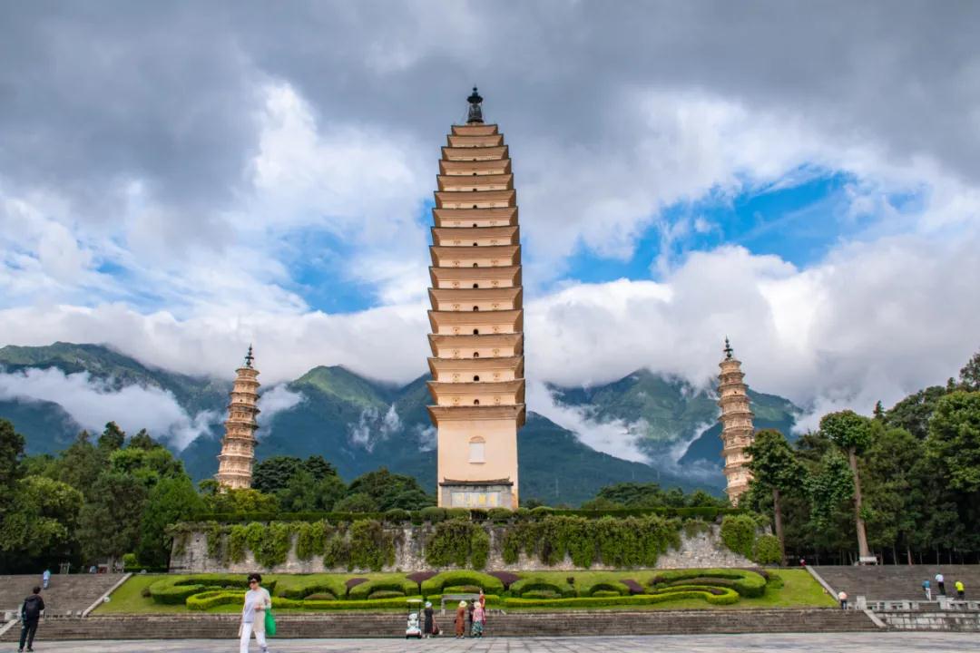 大理三座千年古塔，一座重建的崇圣寺，它的建筑文化有何出彩的地方？  大理旅游攻略