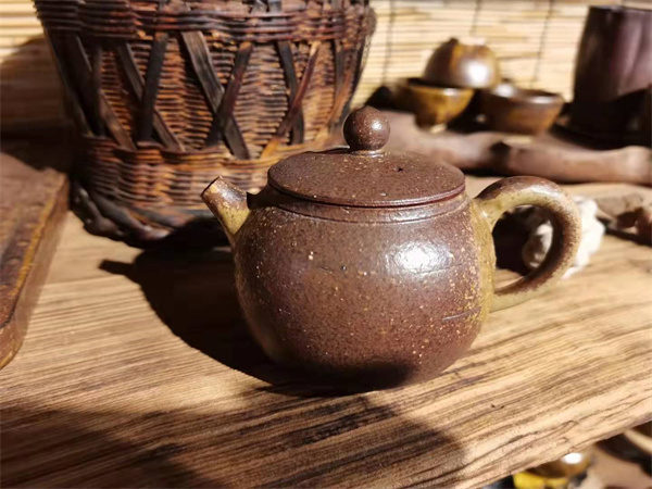 大理特色團建活動推薦：來喜洲古鎮制作大理喜陶柴燒，體驗大理非遺文化的魅力